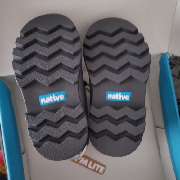 Nib native treklite snow boots childrens 6 - Picture 7 of 8